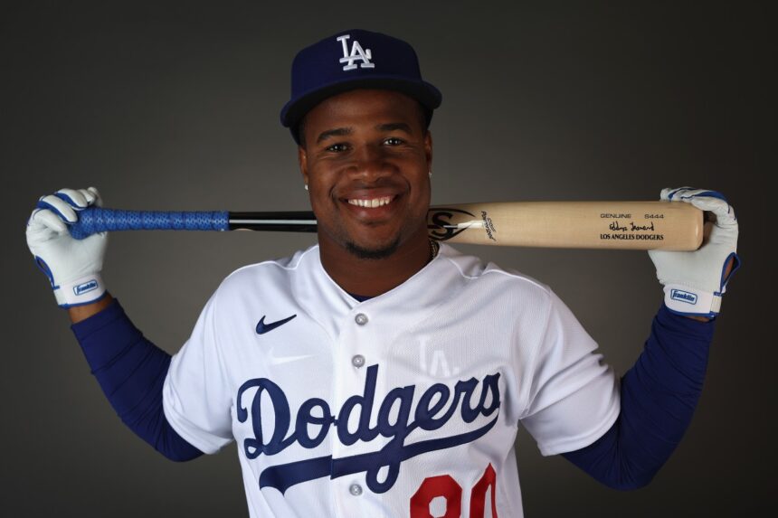 Eddys Leonard firma con Milwaukee Brewers tras paso por Dodgers