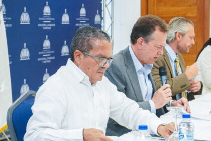 Aprueban 20 empresas y dos parques industriales en zonas francas