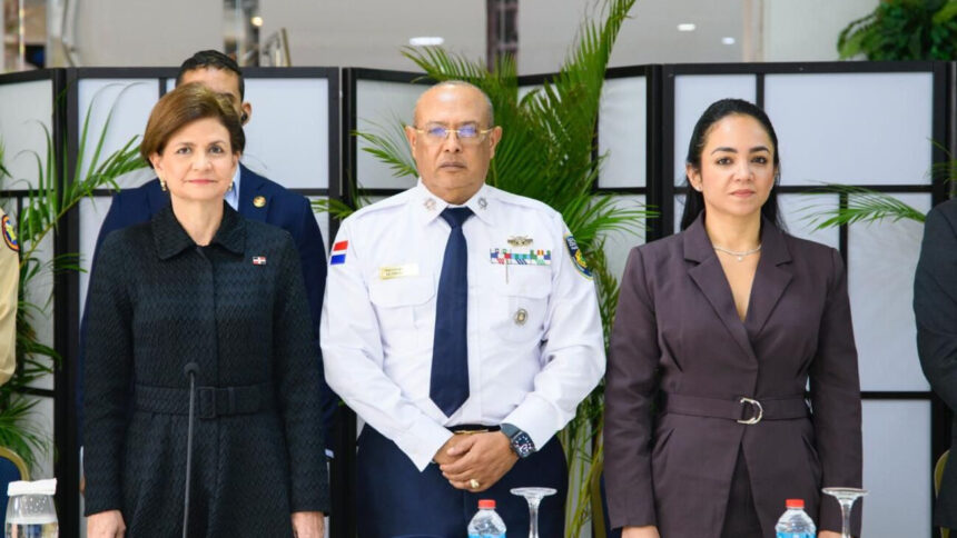 Gobierno despliega 27,000 policías por seguridad en Navidad