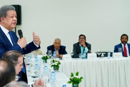 Leonel Fernández prevé alianza PLD-Fuerza del Pueblo en 2028