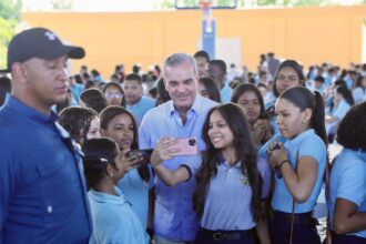 Abinader resalta impacto del hub digital de Google en la juventud