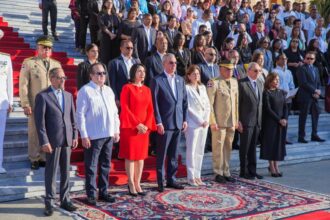 Abinader lidera homenaje a la bandera nacional en Palacio Nacional