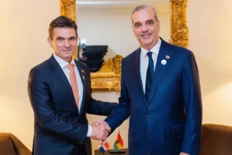 Abinader y Paz Pereira fortalecen lazos en cumbre de Miami