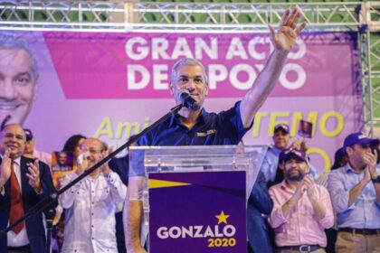 Gonzalo Castillo refuerza su equipo para la interna del PLD 2028