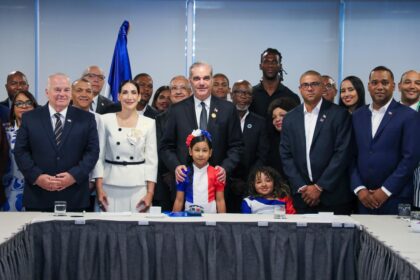Luis Abinader refuerza lazos y oportunidades con dominicanos en Chile