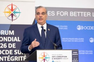 Abinader reafirma lucha anticorrupción en foro de la OCDE