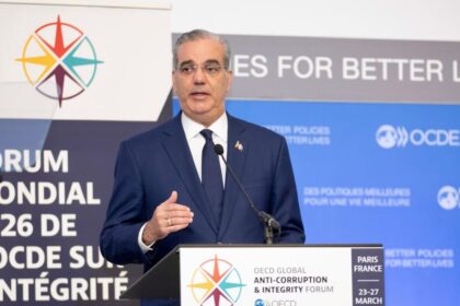 Abinader reafirma lucha anticorrupción en foro de la OCDE