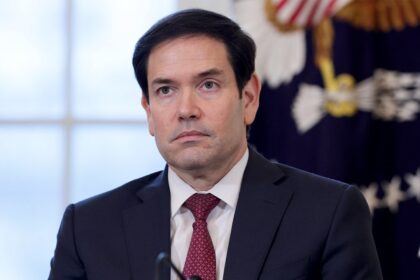 Afganistán libera a académico estadounidense tras detención talibán