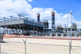 Abinader inaugura planta eléctrica de 414 MW en Manzanillo