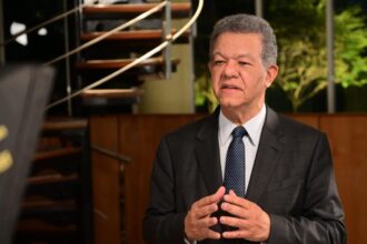 Leonel Fernández llama a la reflexión y unidad en Semana Santa