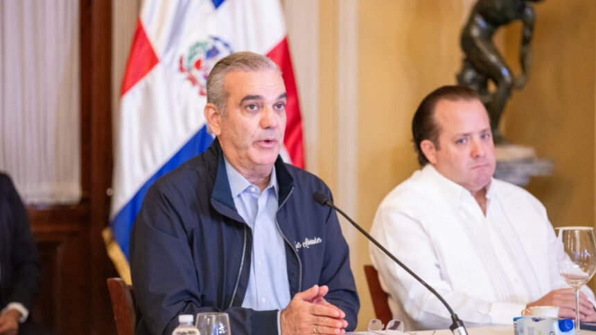 Abinader mantiene sesión permanente por lluvias en República Dominicana