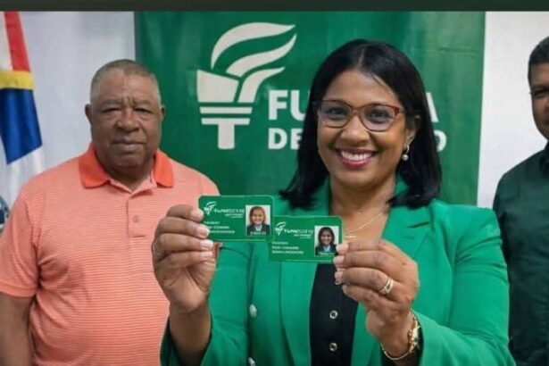 Vicealcaldesa de Los Alcarrizos deja PRM y se une a Fuerza del Pueblo