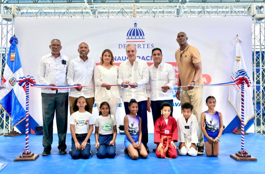 Abinader inaugura cinco pabellones deportivos renovados en La Romana