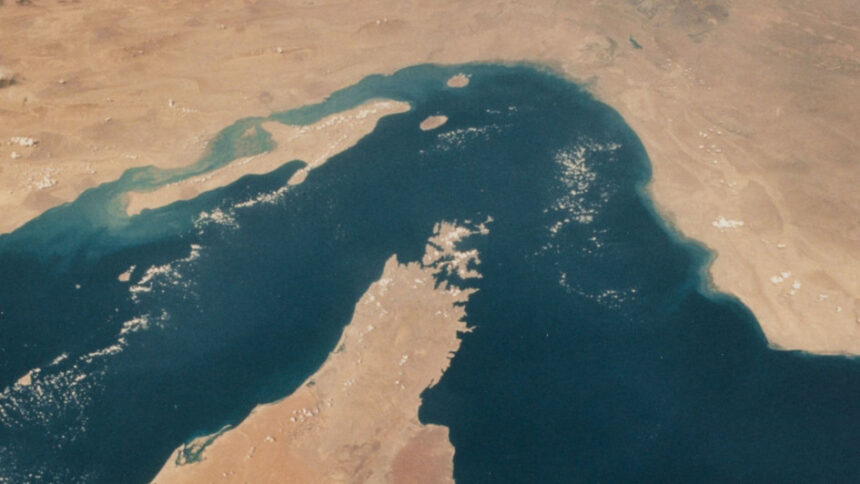 Irán desmiente cruce de buques de EE.UU. por el estrecho de Ormuz