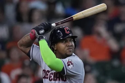 José Ramírez cerca de récord histórico de robos con Cleveland