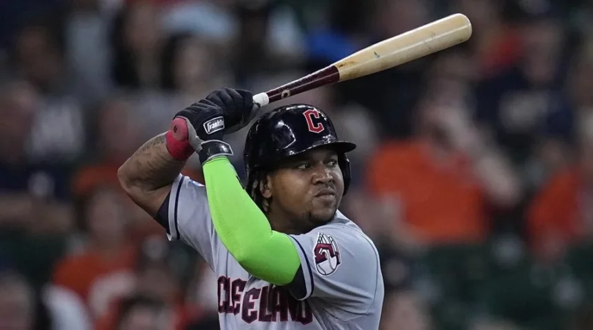 José Ramírez cerca de récord histórico de robos con Cleveland
