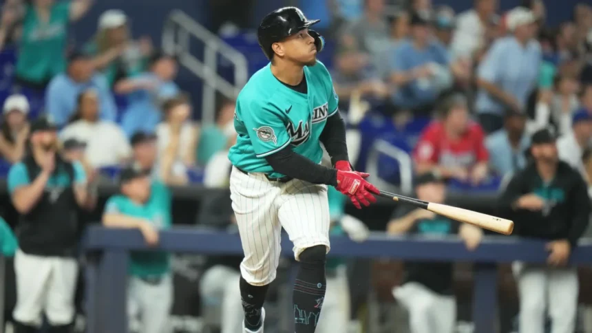 Grand slam de Hernández da triunfo a Marlins sobre Mets 4-0