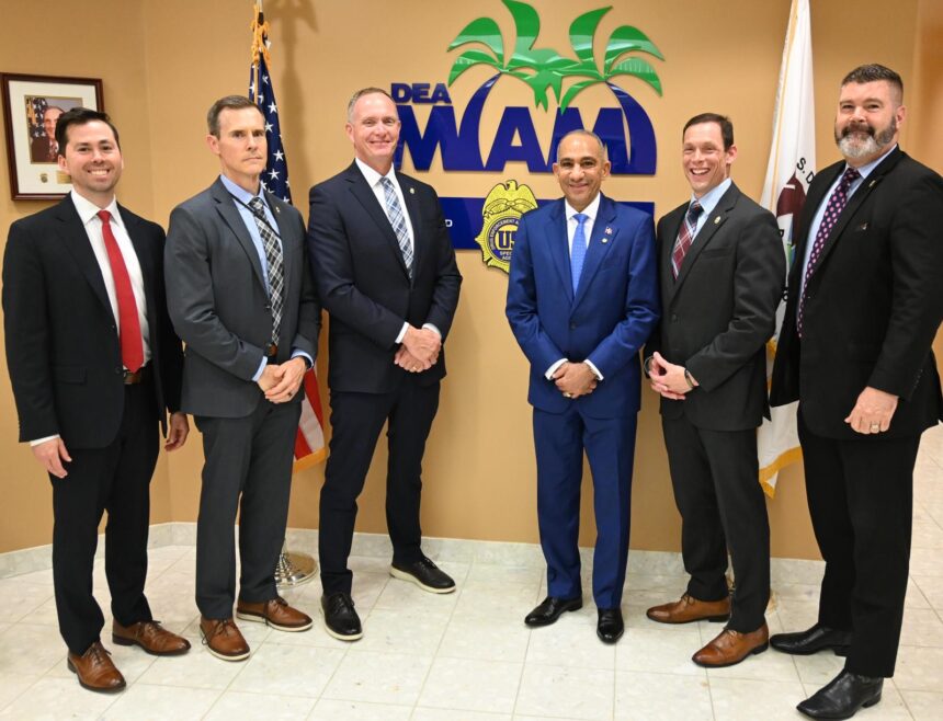 DNCD y DEA refuerzan alianza contra narcotráfico en Miami