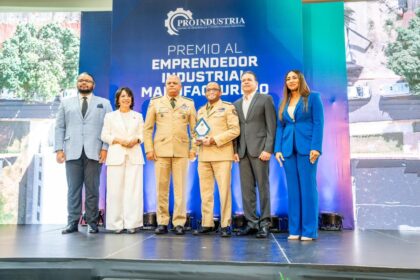 Proindustria premia a Defensa por innovación industrial en RD